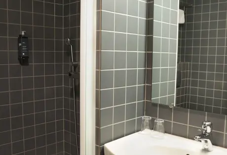 Hotel Reykjavík Centrum Deluxe Bathroom