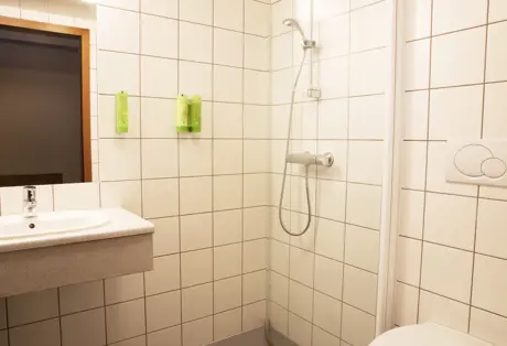 Fosshotel Stykkishólmur Triple Bathroom